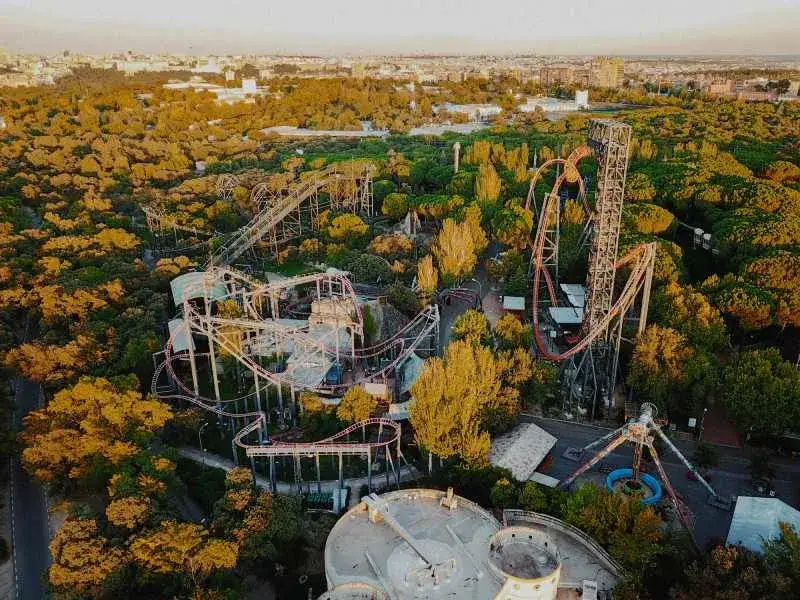 Zdjęcie Los mejores parques de atracciones en España que no te puedes perder