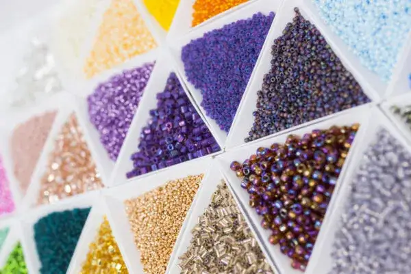 Zdjęcie Jakie nici do bransoletek z koralików wybrać, aby uniknąć błędów?