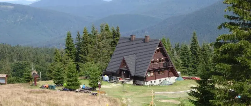 Zdjęcie Rycerzowa bacówka: historia, noclegi i atrakcje w Beskidach