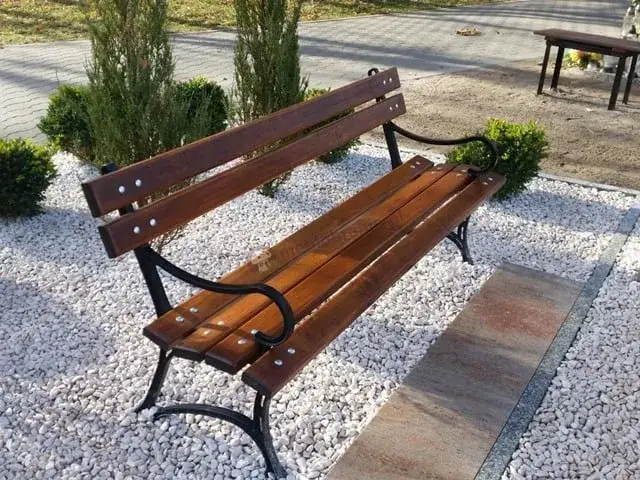 Zdjęcie Jakie drzewo na huśtawkę – wybierz trwałe i estetyczne drewno