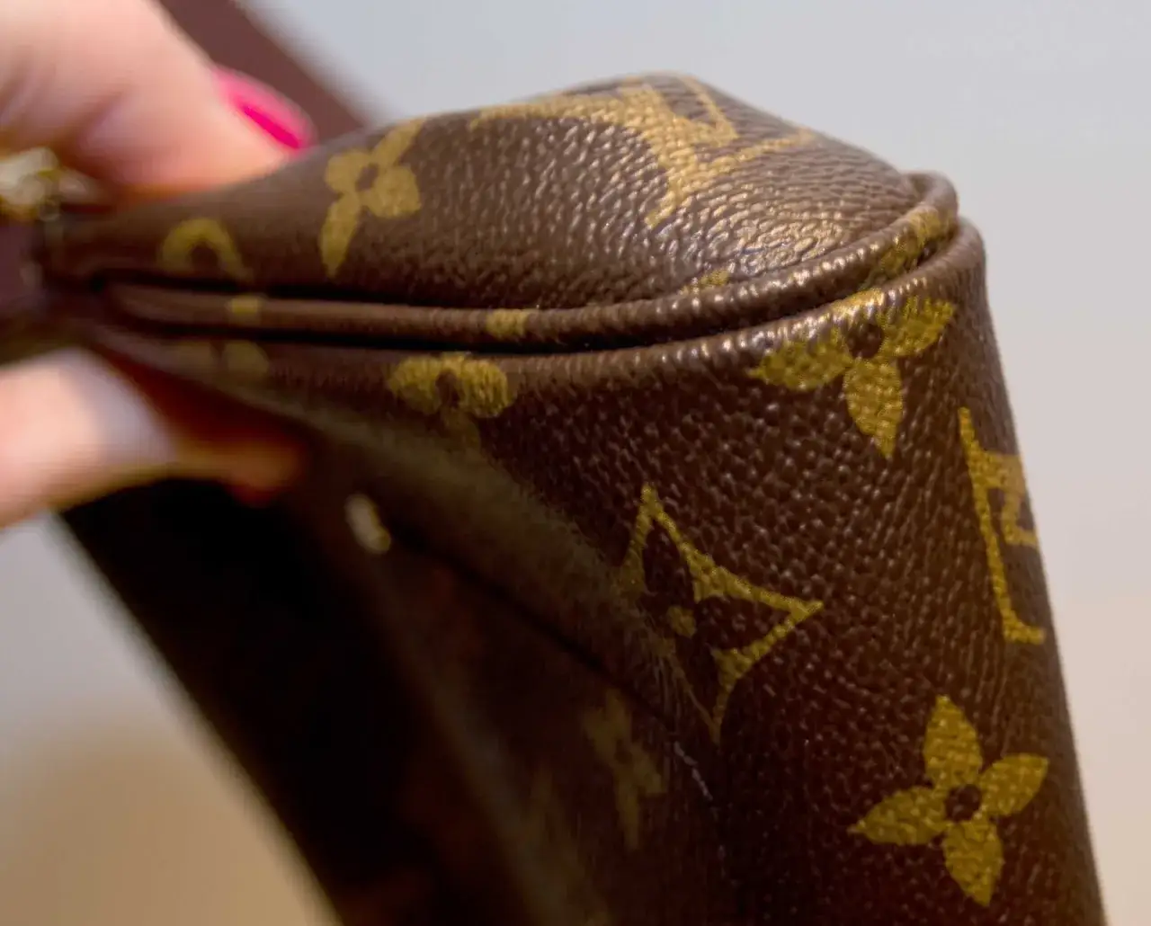Zdjęcie Czy torebki Louis Vuitton są ze sk&oacute;ry? Odkryj prawdę o materiałach