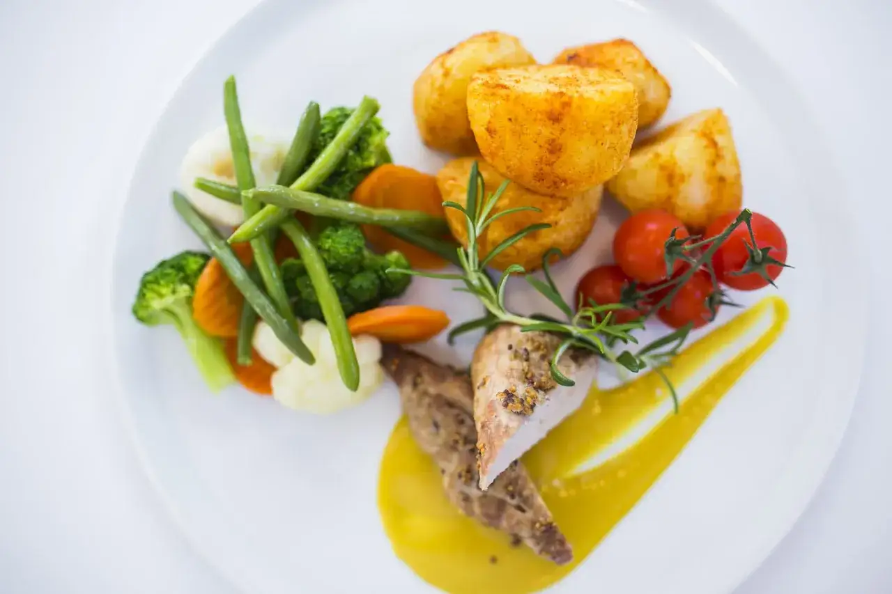 Zdjęcie Gdzie zjeść w Krynicy Morskiej? Odkryj najlepsze restauracje i smaki