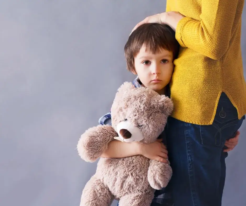 Zdjęcie Objawy zaburzeń więzi u dzieci – jak rozpoznać i pomóc dziecku?