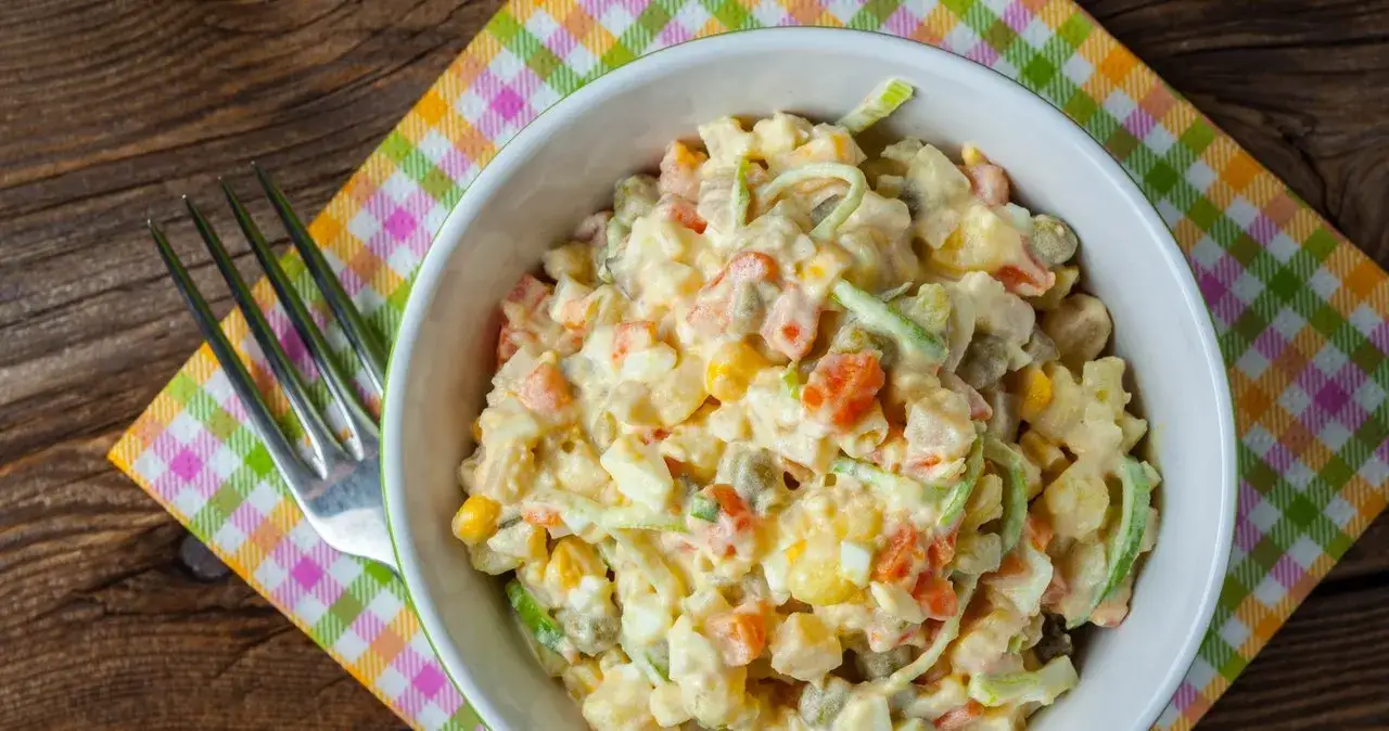 Zdjęcie Alternatywne sałatki zamiast jarzynowej – smaczniejsze i zdrowsze opcje