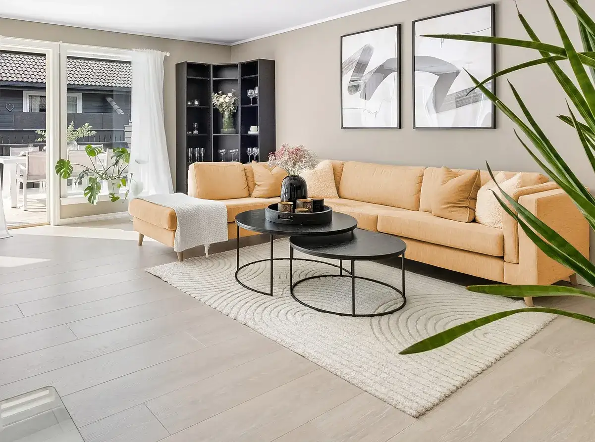 Zdjęcie Jakie zasłony do musztardowej kanapy - idealne połączenia kolorów i stylów