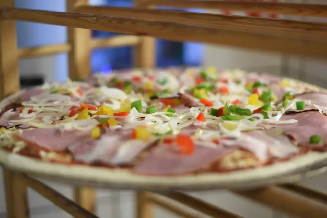 Zdjęcie Jak układać składniki na pizzy, by uniknąć błędów i uzyskać smakowitość