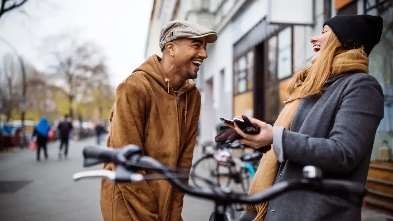 Zdjęcie Najważniejsze francuskie powitanie: jak skutecznie witać się po francusku