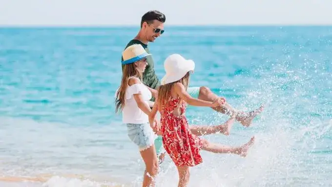 Zdjęcie Śmieszne życzenia na wakacje, które rozbawią każdego i umilą czas