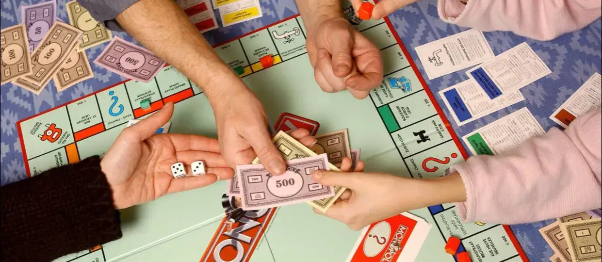 Zdjęcie Monopoly kiedy można kupić domek? Poznaj zasady i sekrety gry