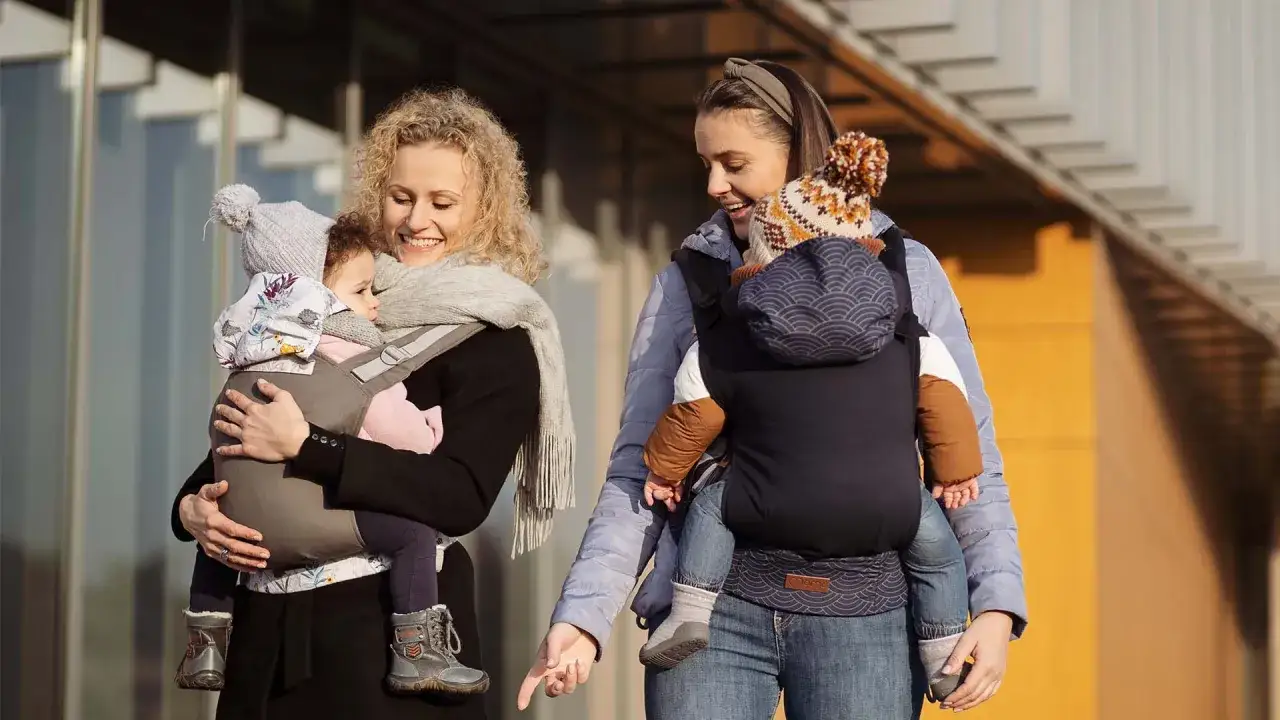 Zdjęcie Jakie nosidełko dla niemowlaka wybrać według fizjoterapeuty?