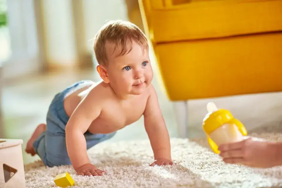 Zdjęcie Jakie mleko krowie dla rocznego dziecka jest najlepsze i bezpieczne?