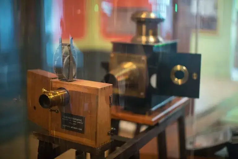 Zdjęcie Kto wynalazł kino? Historia, która zaskoczy każdego miłośnika filmu