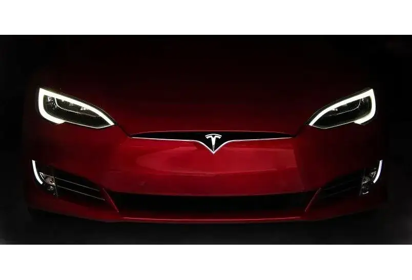 Zdjęcie Ile kosztuje ładowanie Tesli w domu? Sprawdź, jak zaoszczędzić