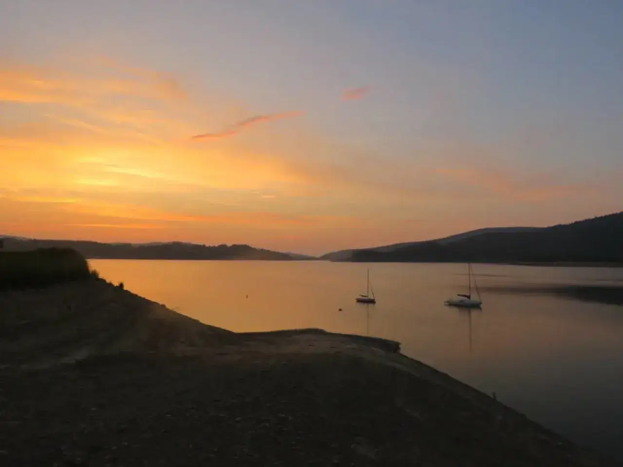 Zdjęcie Działki nad Jeziorem Mucharskim – idealne miejsce na wymarzoną nieruchomość