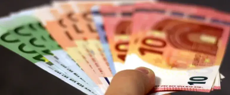 Zdjęcie Ile zarabia opiekunka w Niemczech? Poznaj prawdę o wynagrodzeniach