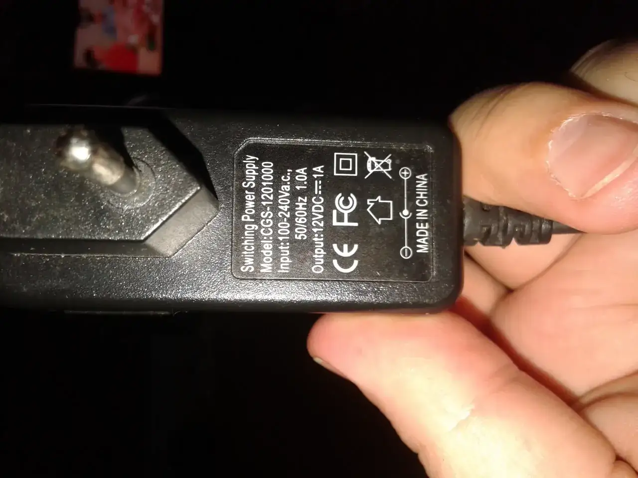 Zdjęcie Jak podłączyć radio samochodowe pod zasilacz 12V - uniknij błędów w instalacji