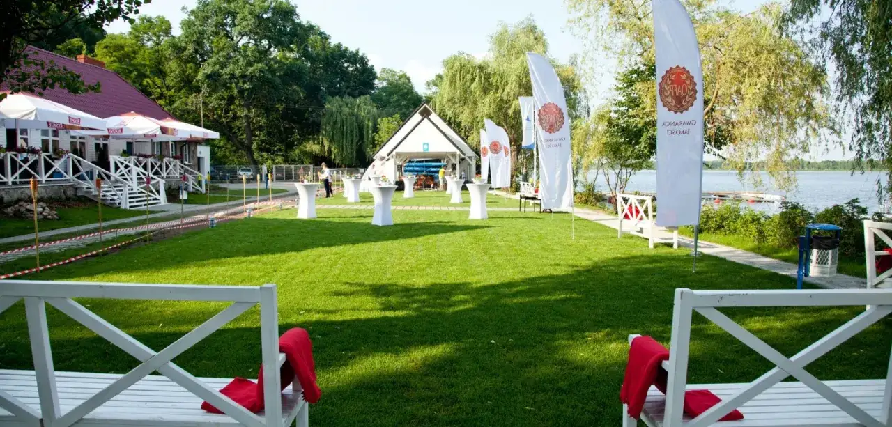 Zdjęcie Dlaczego Mila Zegrzynek to ulubiony klub nad Zalewem? Sekrety!