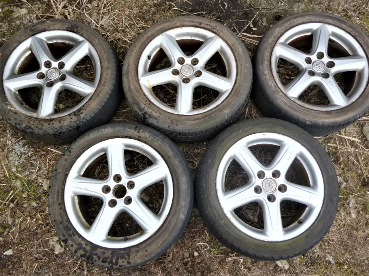 Zdjęcie Jakie felgi do Avensis T25 - najlepsze opcje i ich specyfikacje