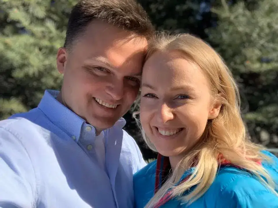 Zdjęcie Kim jest żona Hołowni? Niezwykła historia Urszuli Brzezińskiej-Hołowni