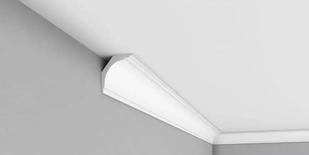 Zdjęcie Jak ciąć listwy styropianowe pod kątem, by uniknąć błędów?