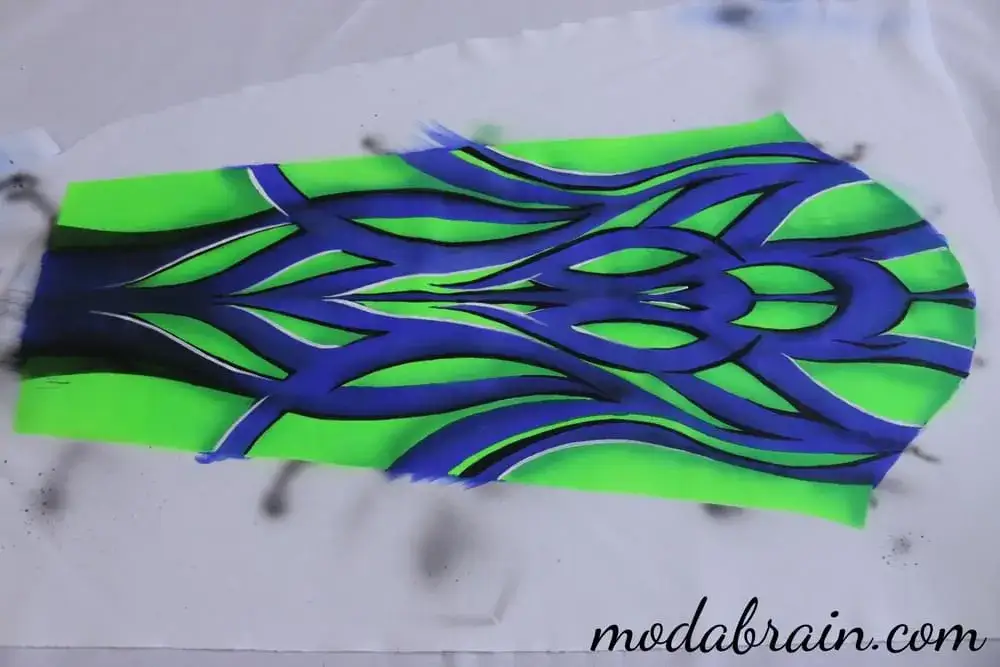 Zdjęcie Jak zrobić szablon do malowania aerografem – krok po kroku do sukcesu