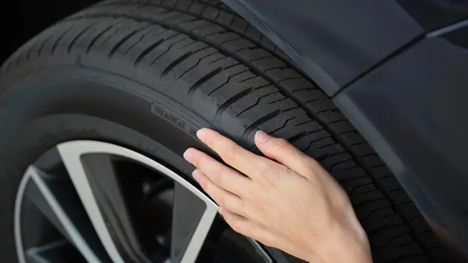 Zdjęcie Za duże ciśnienie w oponach objawy - jak uniknąć niebezpieczeństwa?