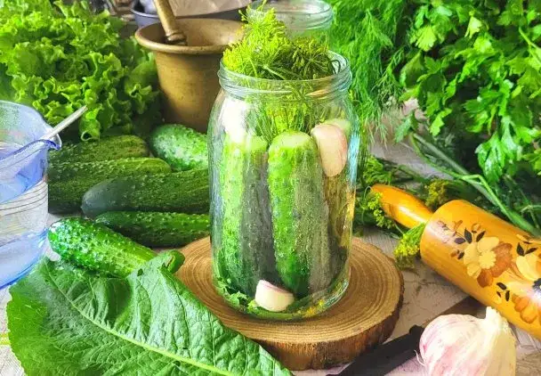 Zdjęcie Szybkie i pyszne ogórki małosolne na szybko - przepis na każdą okazję