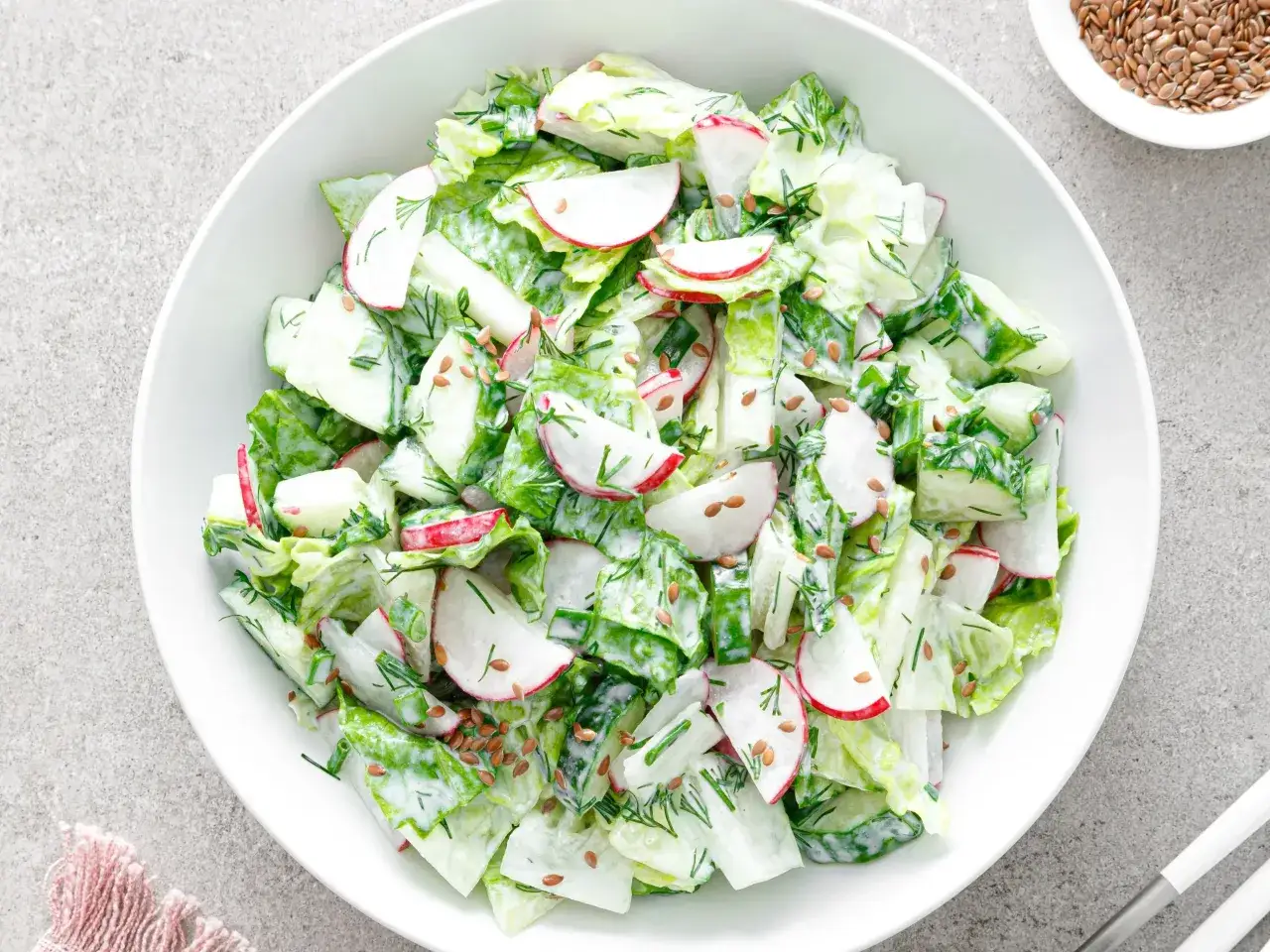 Zdjęcie Jaką sałatkę do obiadu wybrać, by zaskoczyć gości smakiem?