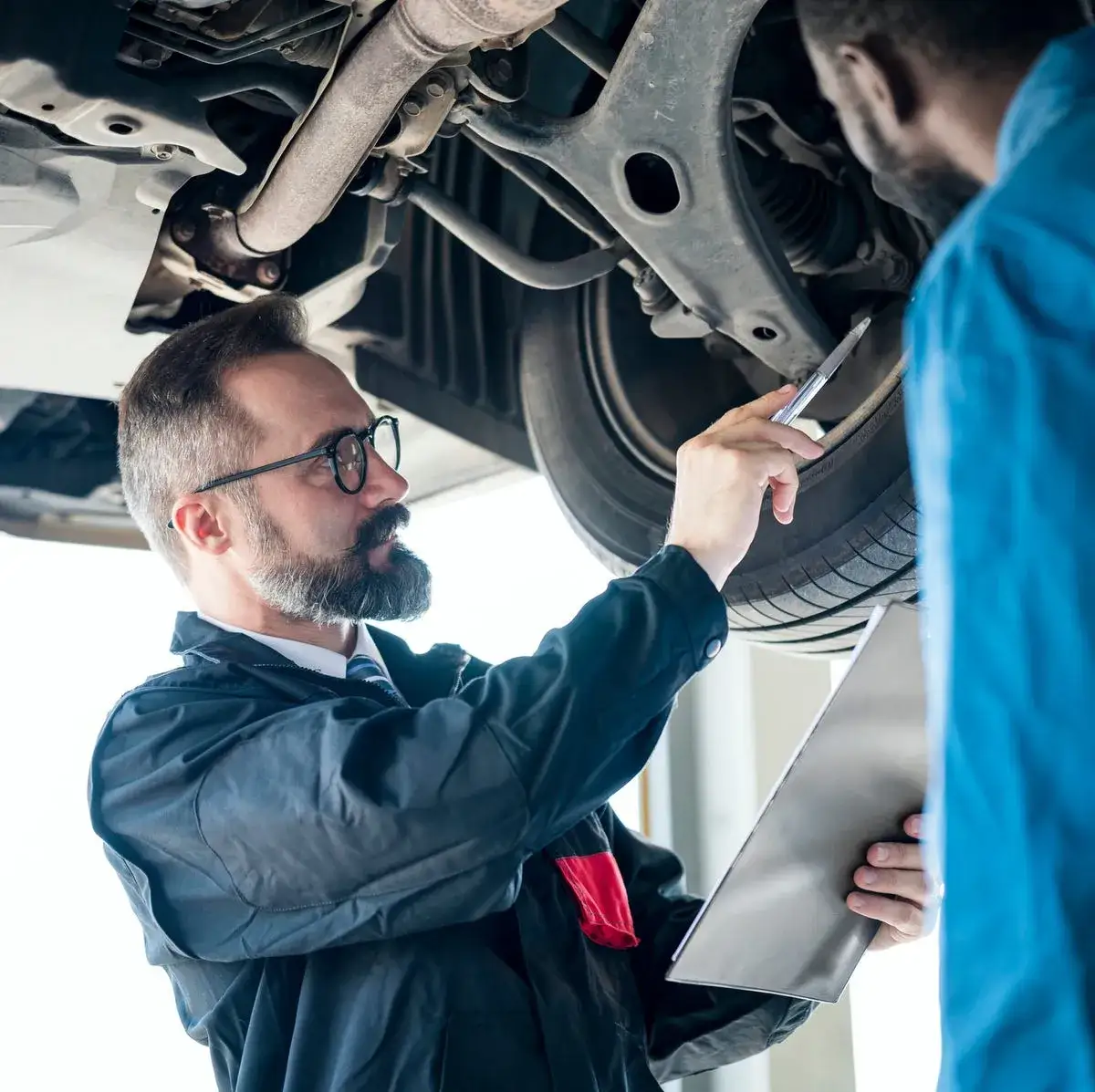 Zdjęcie ¿Cada cuánto cambiar amortiguadores para evitar problemas en tu coche?