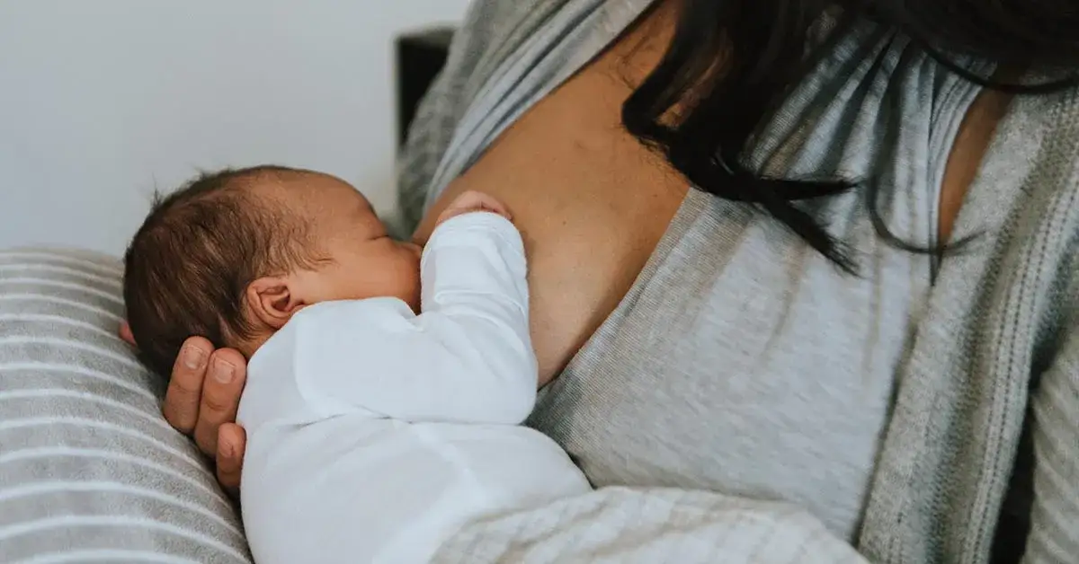 Zdjęcie Kiedy nawał pokarmu po porodzie? Oczekiwania i fakty, które zaskakują
