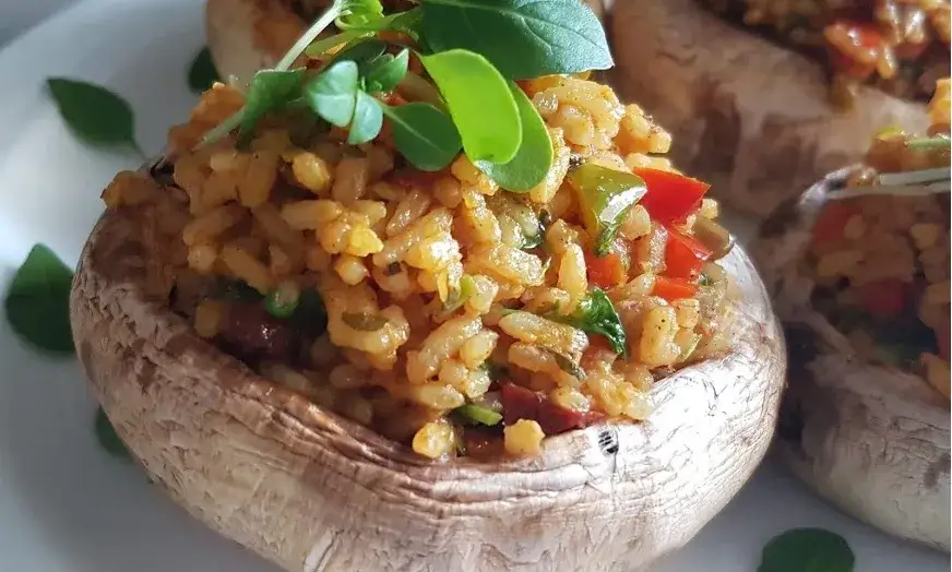 Zdjęcie Pieczarki i papryka: 7 pomysł&oacute;w na szybki i smaczny obiad!