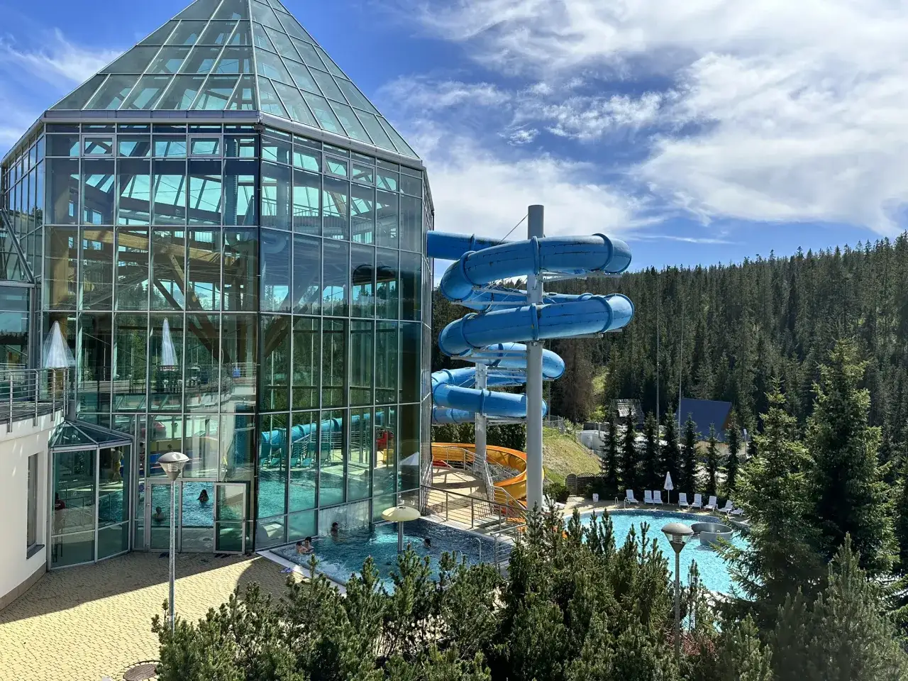 Zdjęcie Termy Chochołów czy Bukowina – który wybór przyniesie więcej relaksu?