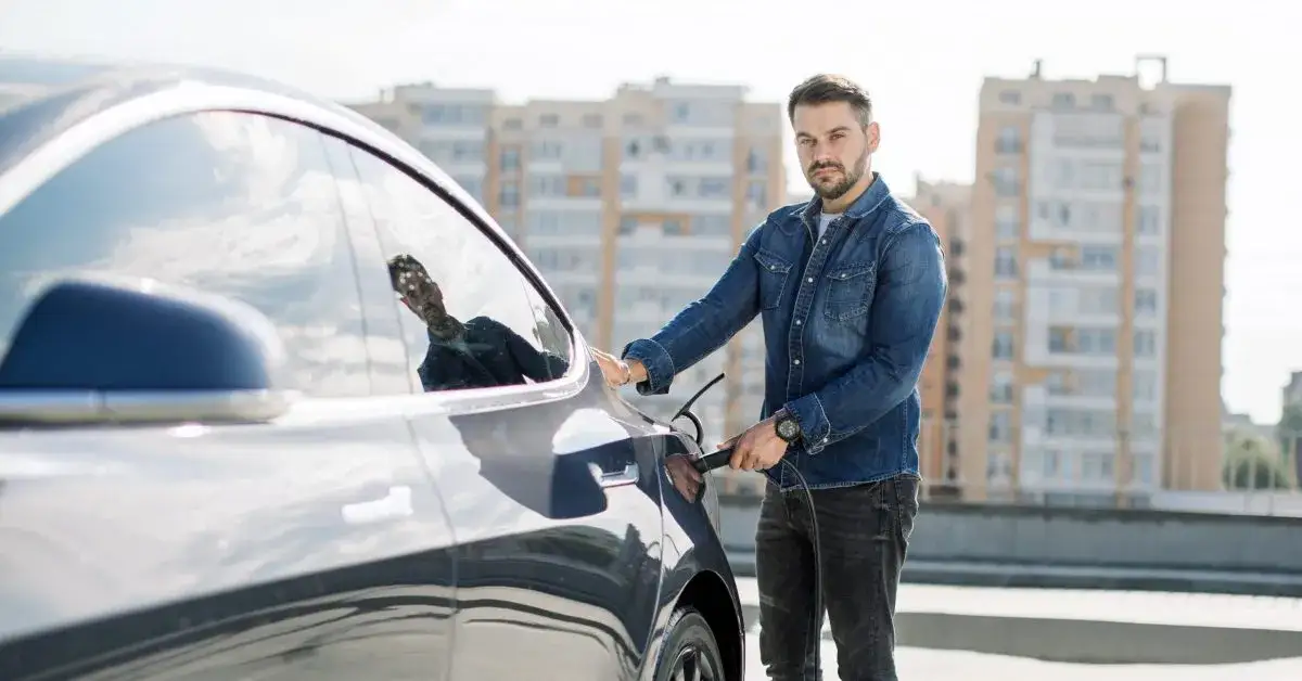 Zdjęcie Jak ładować samochód elektryczny w bloku - uniknij kosztownych błędów