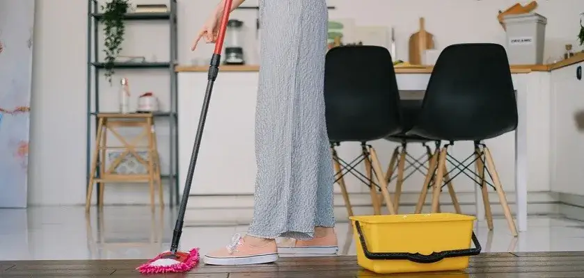 Zdjęcie Jak umyć podłogę po remoncie? Skuteczny poradnik krok po kroku