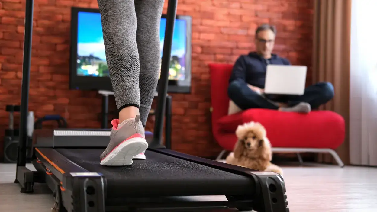 Zdjęcie Najlepsza bieżnia do chodzenia - uniknij błędnych wyborów i oszczędzaj czas