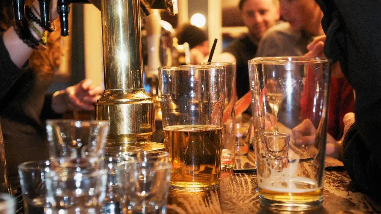 Zdjęcie Normativa alcohol Espa&ntilde;a: gu&iacute;a legal para venta, consumo y publicidad