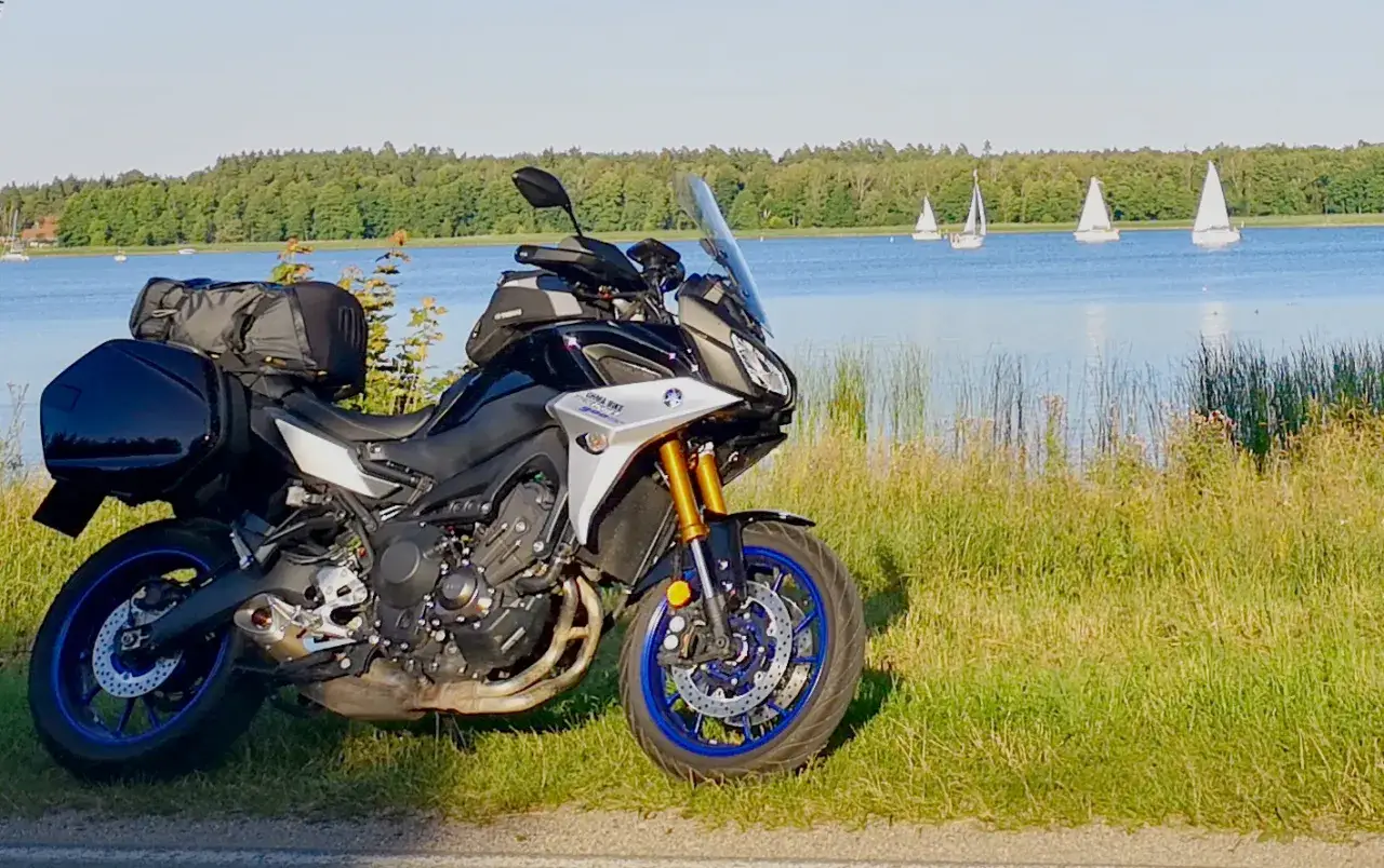 Zdjęcie Najlepsze trasy motocyklowe Warmia i Mazury - odkryj ukryte skarby