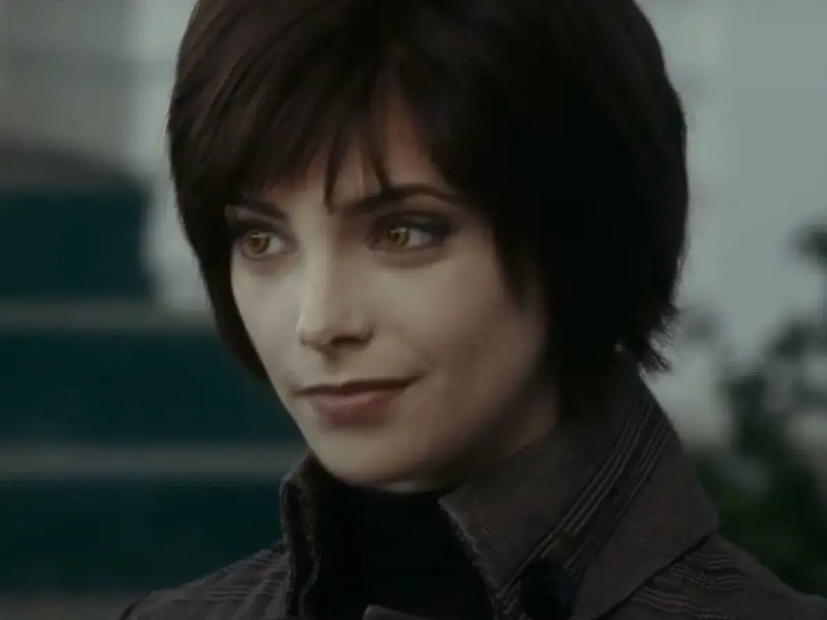Zdjęcie Kto gra Alice Cullen w filmie Zmierzch? Odkryj sekrety tej postaci