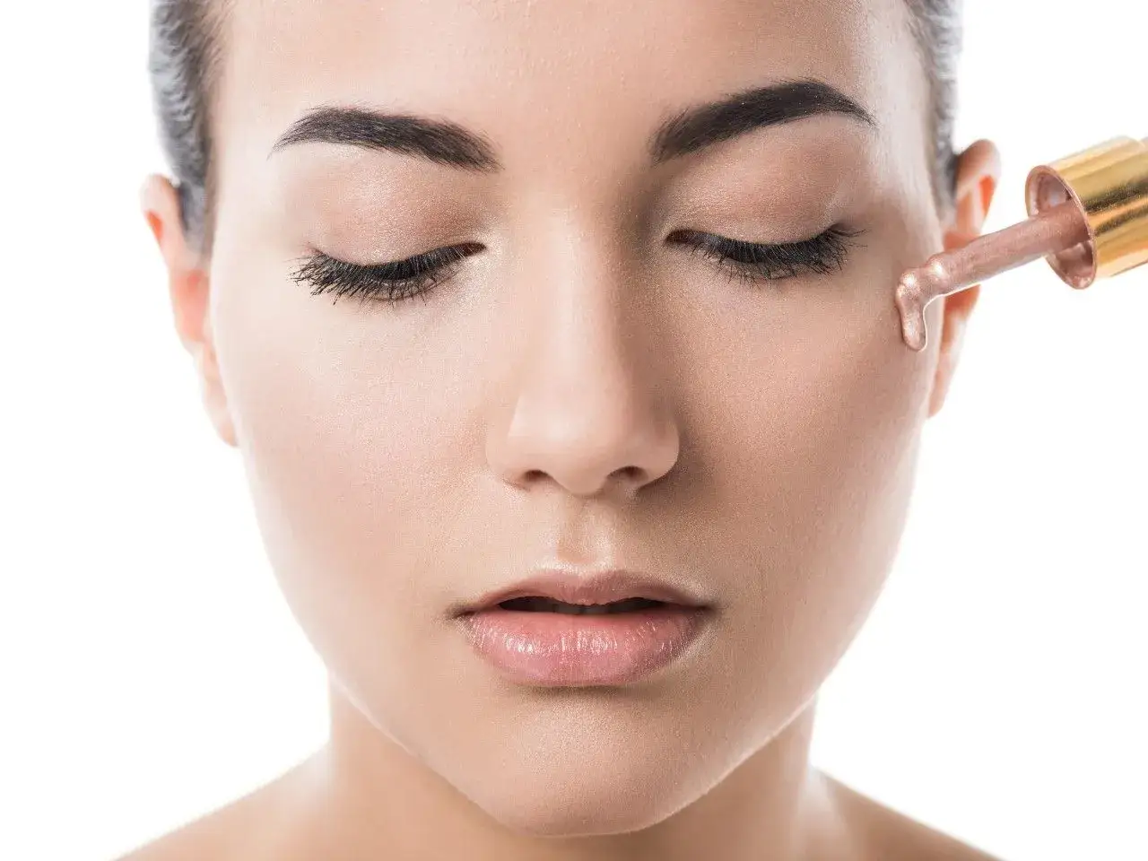 Zdjęcie Jaki podkład do suchej cery? Odkryj nawilżające formuły, które działają