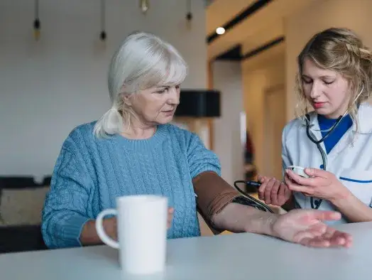 Zdjęcie Ile trwa kurs opiekuna medycznego? Zaskakujące fakty o czasie trwania