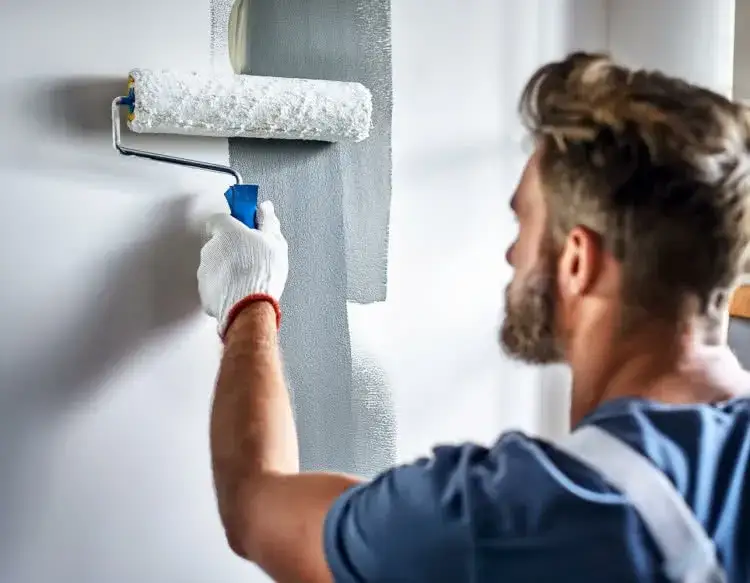 Zdjęcie Malowanie chropowatych ścian: Jak ukryć nier&oacute;wności? Poradnik