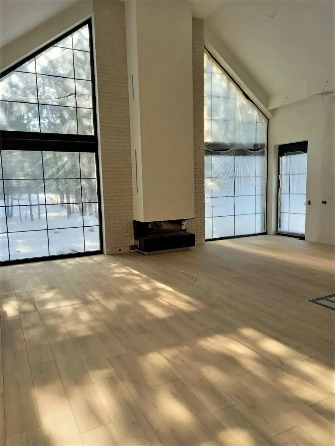 Zdjęcie Jak usunąć pył po remoncie z paneli – skuteczne metody i porady