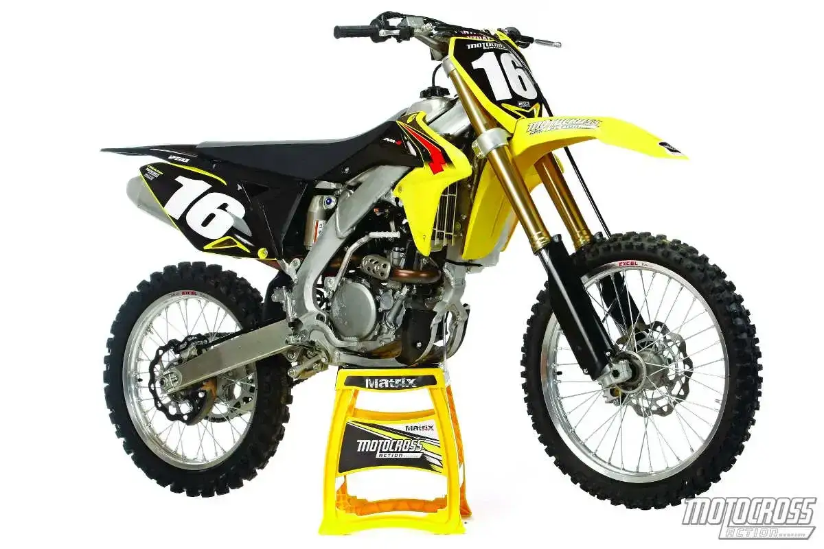 Zdjęcie Suzuki RMZ 250 4T ile ma koni? Moc, osiągi i porównania z innymi modelami