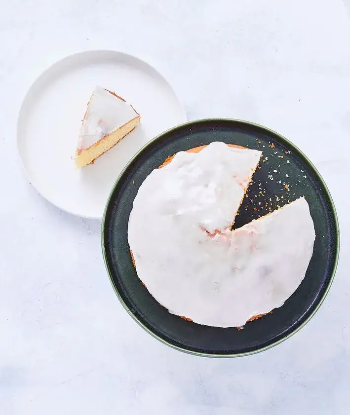 Zdjęcie Idealny przepis na ciasto cytrynowe z lukrem, które zachwyca smakiem