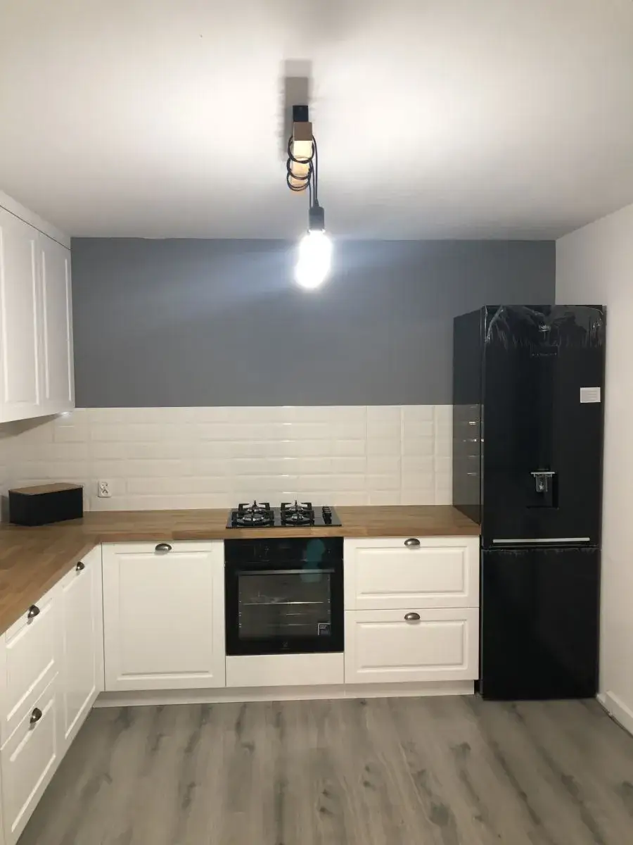 Zdjęcie Szafki kuchenne z uchwytami czy bez - co wybrać, aby uniknąć błędów?