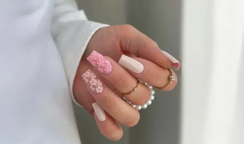 Zdjęcie Jak pomalować paznokcie wzorki – proste techniki i inspiracje dla każdego