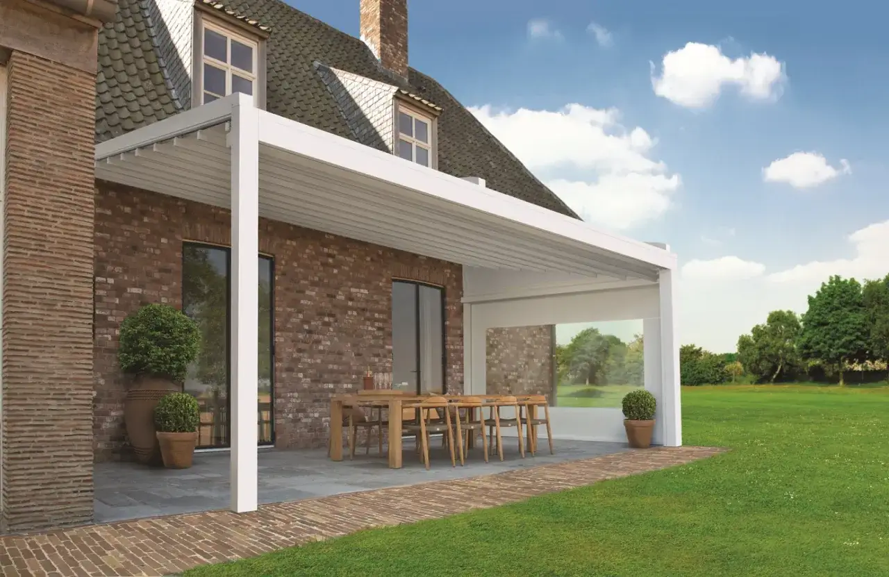 Zdjęcie Jaki dach na taras wybrać? Poradnik o materiałach i stylach zadaszeń