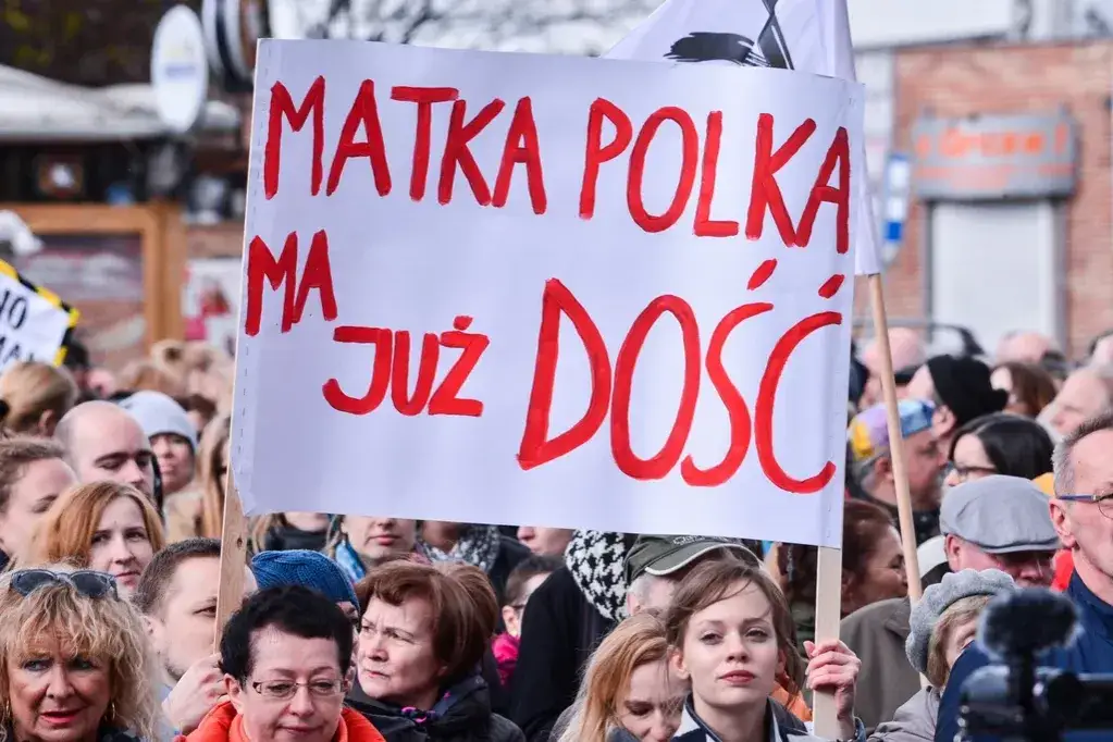 Zdjęcie Czy Polki są łatwe? Poznaj prawdę o stereotypach i relacjach z nimi