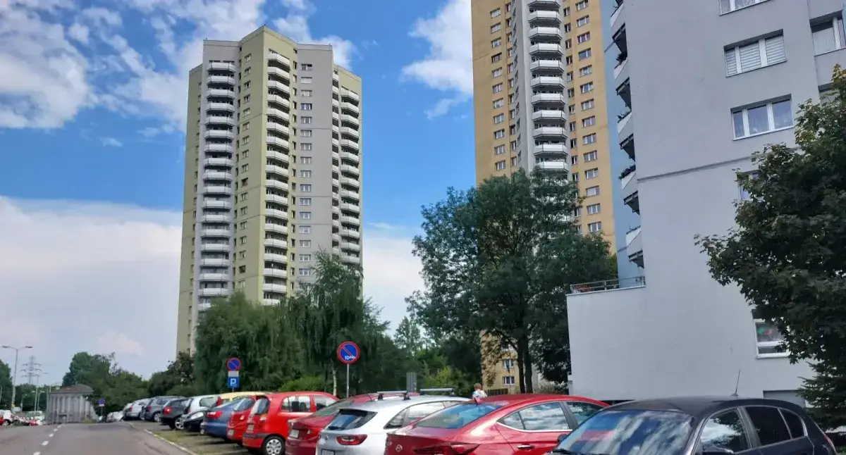 Zdjęcie Osiedle Gwiazdy Katowice: Ile pięter mają te imponujące budynki?