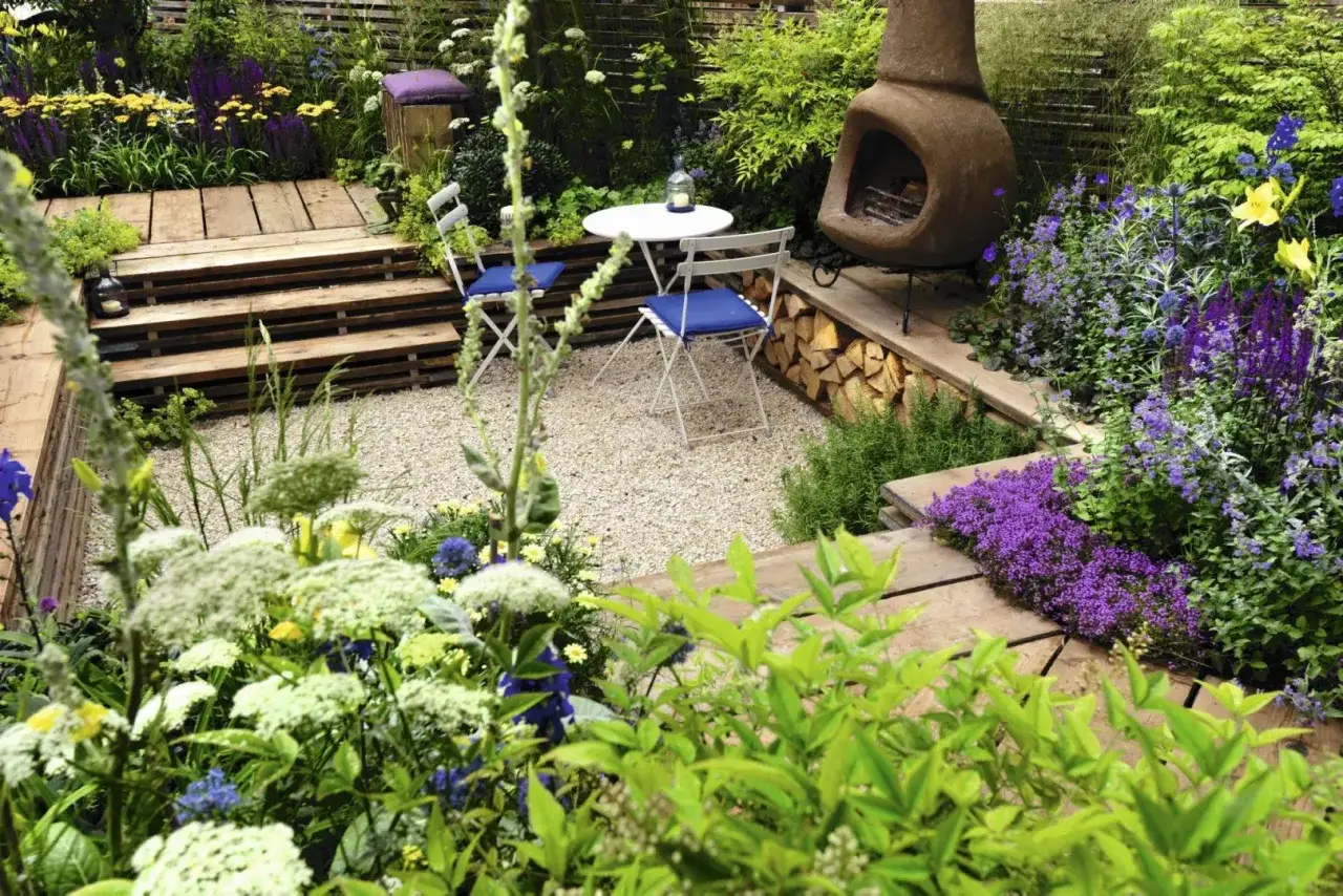 Zdjęcie Jak urządzić mały ogród – sprawdzone sposoby na funkcjonalną przestrzeń